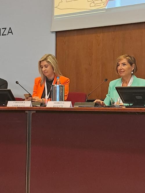 L'assessore regionale alle Infrastrutture e Territorio Cristina Amirante (a sinistra nella foto) al forum milanese sulla logistica al servizio delle imprese